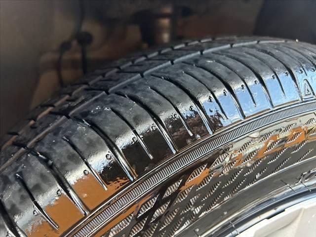 ヤリス Ｘ　禁煙車　車検整備付　純正ナビ　バックガイドモニター　クリアランスソナー　セーフティセンス　レーンキープ　パーキングサポート　スマートキー　ドラレコ　ステリモ　ＥＴＣ　ウレタン製ステア　バニティミラー（38枚目）