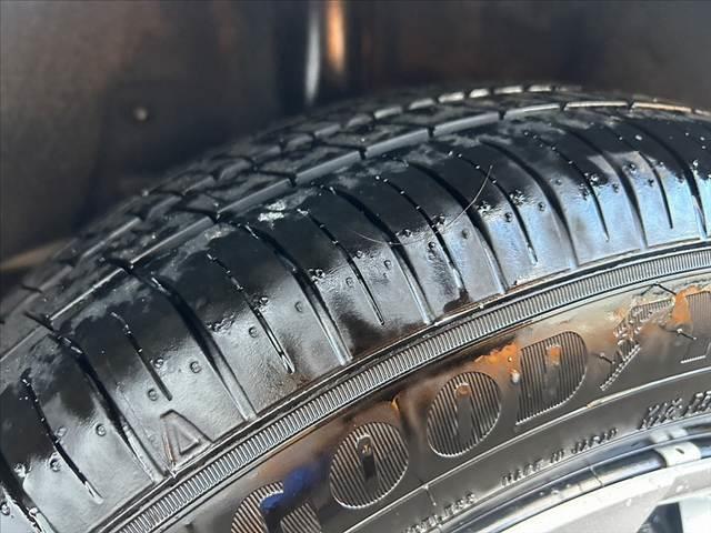 ヤリス Ｘ　禁煙車　車検整備付　純正ナビ　バックガイドモニター　クリアランスソナー　セーフティセンス　レーンキープ　パーキングサポート　スマートキー　ドラレコ　ステリモ　ＥＴＣ　ウレタン製ステア　バニティミラー（40枚目）