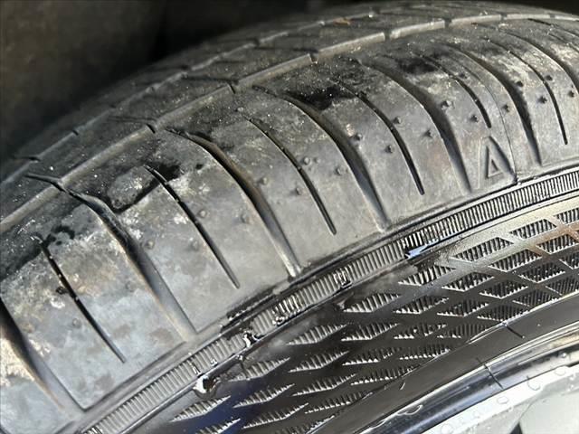 ヤリス Ｘ　禁煙車　車検整備付　純正ナビ　バックガイドモニター　クリアランスソナー　セーフティセンス　レーンキープ　パーキングサポート　スマートキー　ドラレコ　ステリモ　ＥＴＣ　ウレタン製ステア　バニティミラー（42枚目）