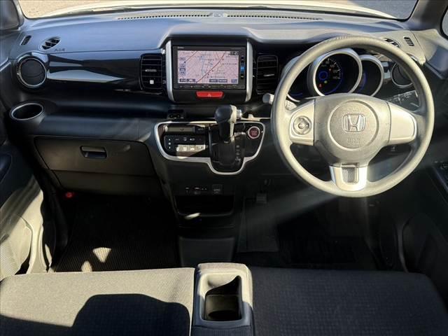 N-BOXカスタム G・Lパッケージ 禁煙車 車検整備付 後期 純ナビ フルセグ バックカメラ 電スラ HIDヘッド オートライト フォグ スマートキー Rサンシェード 純14インチAW ETC ドラレコ ステリモ イージークローザー(2枚目)