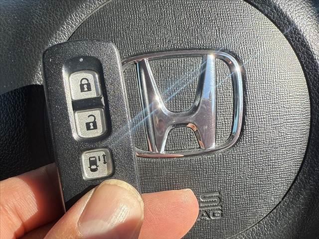 N-BOXカスタム G・Lパッケージ 禁煙車 車検整備付 後期 純ナビ フルセグ バックカメラ 電スラ HIDヘッド オートライト フォグ スマートキー Rサンシェード 純14インチAW ETC ドラレコ ステリモ イージークローザー(4枚目)