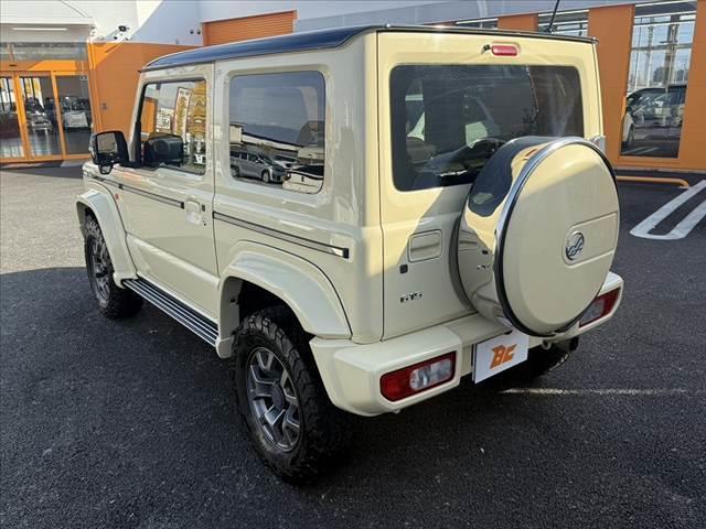 ジムニーシエラ ＪＣ　禁煙車　車検整備付　ダムドエアロ　車高調　１１型ＤＡ　セーフティサポート　バックカメラ　クルコン　ＬＥＤド　プッシュスタート　純１５インチＡＷ　オールテレインタイヤ　革巻ステ　シートヒーター（13枚目）
