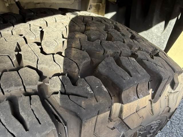 ジムニーシエラ ＪＣ　禁煙車　車検整備付　ダムドエアロ　車高調　１１型ＤＡ　セーフティサポート　バックカメラ　クルコン　ＬＥＤド　プッシュスタート　純１５インチＡＷ　オールテレインタイヤ　革巻ステ　シートヒーター（40枚目）