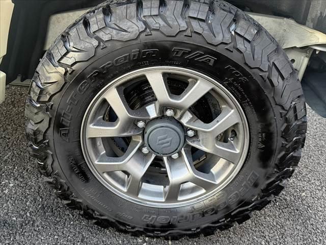 ジムニーシエラ ＪＣ　禁煙車　車検整備付　ダムドエアロ　車高調　１１型ＤＡ　セーフティサポート　バックカメラ　クルコン　ＬＥＤド　プッシュスタート　純１５インチＡＷ　オールテレインタイヤ　革巻ステ　シートヒーター（43枚目）