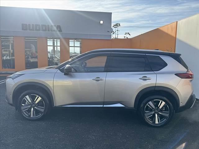 エクストレイル Ｇ　ｅ－４ＯＲＣＥ　禁煙車　４ＷＤ　２トーン　１２．３型ナビ　ルーフレール　プロパイロット　フルセグ　アラビュー　３６０度セーフティＡ　ＬＥＤヘッド　パワーバックドア　パワーシート　シートヒーター　純１９インチＡＷ（11枚目）