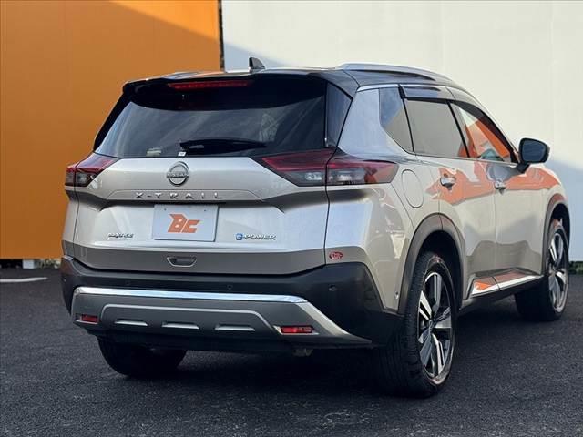 エクストレイル Ｇ　ｅ－４ＯＲＣＥ　禁煙車　４ＷＤ　２トーン　１２．３型ナビ　ルーフレール　プロパイロット　フルセグ　アラビュー　３６０度セーフティＡ　ＬＥＤヘッド　パワーバックドア　パワーシート　シートヒーター　純１９インチＡＷ（13枚目）