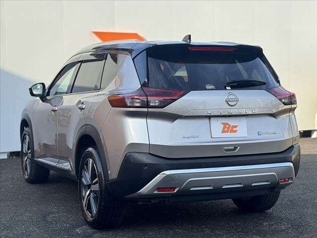 エクストレイル Ｇ　ｅ－４ＯＲＣＥ　禁煙車　４ＷＤ　２トーン　１２．３型ナビ　ルーフレール　プロパイロット　フルセグ　アラビュー　３６０度セーフティＡ　ＬＥＤヘッド　パワーバックドア　パワーシート　シートヒーター　純１９インチＡＷ（15枚目）