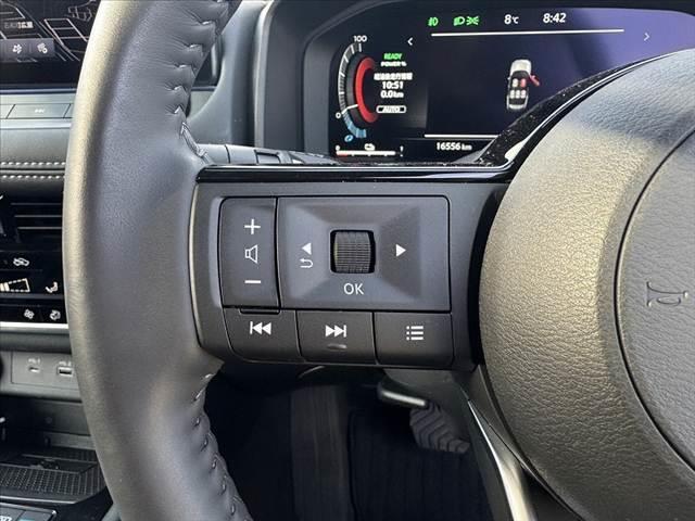 エクストレイル Ｇ　ｅ－４ＯＲＣＥ　禁煙車　４ＷＤ　２トーン　１２．３型ナビ　ルーフレール　プロパイロット　フルセグ　アラビュー　３６０度セーフティＡ　ＬＥＤヘッド　パワーバックドア　パワーシート　シートヒーター　純１９インチＡＷ（25枚目）