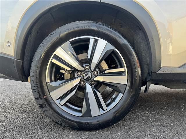 エクストレイル Ｇ　ｅ－４ＯＲＣＥ　禁煙車　４ＷＤ　２トーン　１２．３型ナビ　ルーフレール　プロパイロット　フルセグ　アラビュー　３６０度セーフティＡ　ＬＥＤヘッド　パワーバックドア　パワーシート　シートヒーター　純１９インチＡＷ（43枚目）