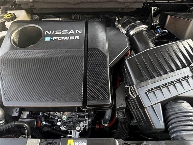 エクストレイル Ｇ　ｅ－４ＯＲＣＥ　禁煙車　４ＷＤ　２トーン　１２．３型ナビ　ルーフレール　プロパイロット　フルセグ　アラビュー　３６０度セーフティＡ　ＬＥＤヘッド　パワーバックドア　パワーシート　シートヒーター　純１９インチＡＷ（48枚目）