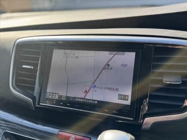 オデッセイ アブソルート・Ｘホンダセンシング　禁煙車　ホンダセンシング　８インチナビ　Ｂカメラ　フルセグＴＶ　フリップダウンモニター　ＬＥＤヘッド　純正１７ＡＷ　パワーシート　ＬＥＤルームランプ　カーテンエアバック　　パドルシフト（4枚目）