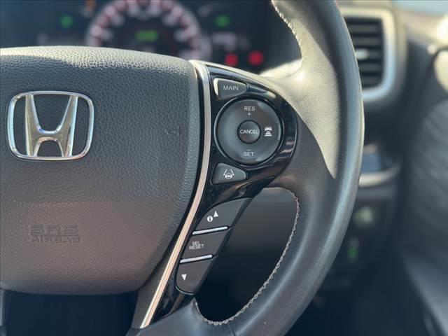 オデッセイ アブソルート・Ｘホンダセンシング　禁煙車　ホンダセンシング　８インチナビ　Ｂカメラ　フルセグＴＶ　フリップダウンモニター　ＬＥＤヘッド　純正１７ＡＷ　パワーシート　ＬＥＤルームランプ　カーテンエアバック　　パドルシフト（7枚目）