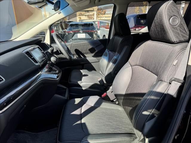 オデッセイ アブソルート・Ｘホンダセンシング　禁煙車　ホンダセンシング　８インチナビ　Ｂカメラ　フルセグＴＶ　フリップダウンモニター　ＬＥＤヘッド　純正１７ＡＷ　パワーシート　ＬＥＤルームランプ　カーテンエアバック　　パドルシフト（17枚目）