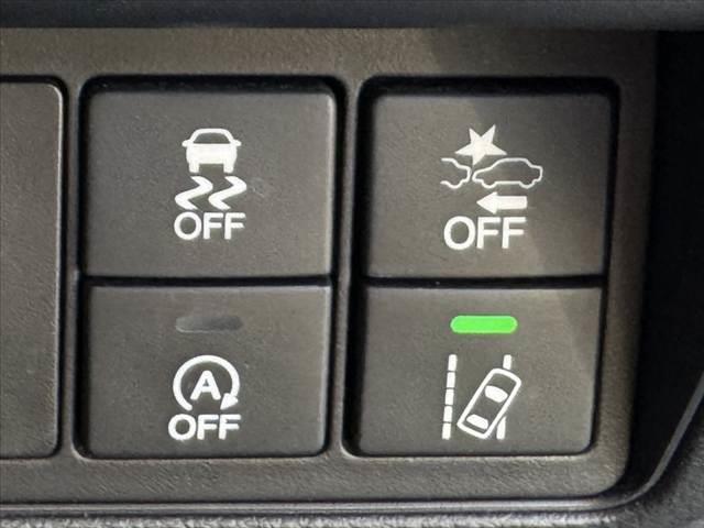 オデッセイ アブソルート・Ｘホンダセンシング　禁煙車　ホンダセンシング　８インチナビ　Ｂカメラ　フルセグＴＶ　フリップダウンモニター　ＬＥＤヘッド　純正１７ＡＷ　パワーシート　ＬＥＤルームランプ　カーテンエアバック　　パドルシフト（28枚目）