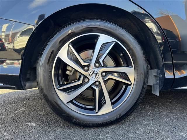 オデッセイ アブソルート・Ｘホンダセンシング　禁煙車　ホンダセンシング　８インチナビ　Ｂカメラ　フルセグＴＶ　フリップダウンモニター　ＬＥＤヘッド　純正１７ＡＷ　パワーシート　ＬＥＤルームランプ　カーテンエアバック　　パドルシフト（43枚目）