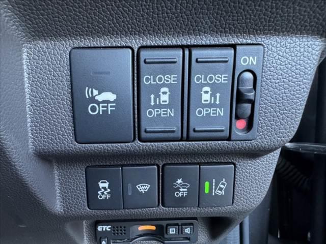 フリードハイブリッド ハイブリッド・Ｇホンダセンシング　禁煙車　ホンダセンシング　両電スラ　インターナビセット　Ｂカメラ　フルセグ　ＬＥＤヘッド　　シートヒーター　２列目キャプテンシート　ロールサンシェード　スマートキー　ＥＴＣ　ドラレコ　外１５ＡＷ（6枚目）