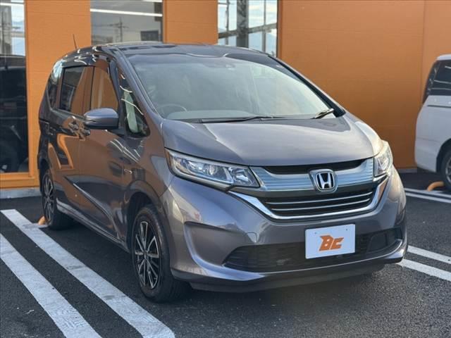 フリードハイブリッド ハイブリッド・Ｇホンダセンシング　禁煙車　ホンダセンシング　両電スラ　インターナビセット　Ｂカメラ　フルセグ　ＬＥＤヘッド　　シートヒーター　２列目キャプテンシート　ロールサンシェード　スマートキー　ＥＴＣ　ドラレコ　外１５ＡＷ（8枚目）
