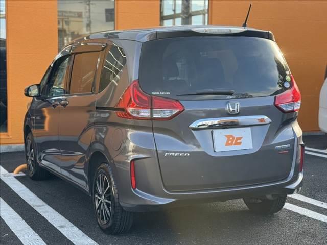 フリードハイブリッド ハイブリッド・Ｇホンダセンシング　禁煙車　ホンダセンシング　両電スラ　インターナビセット　Ｂカメラ　フルセグ　ＬＥＤヘッド　　シートヒーター　２列目キャプテンシート　ロールサンシェード　スマートキー　ＥＴＣ　ドラレコ　外１５ＡＷ（15枚目）