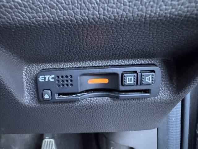 フリードハイブリッド ハイブリッド・Ｇホンダセンシング　禁煙車　ホンダセンシング　両電スラ　インターナビセット　Ｂカメラ　フルセグ　ＬＥＤヘッド　　シートヒーター　２列目キャプテンシート　ロールサンシェード　スマートキー　ＥＴＣ　ドラレコ　外１５ＡＷ（23枚目）