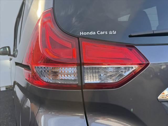 フリードハイブリッド ハイブリッド・Ｇホンダセンシング　禁煙車　ホンダセンシング　両電スラ　インターナビセット　Ｂカメラ　フルセグ　ＬＥＤヘッド　　シートヒーター　２列目キャプテンシート　ロールサンシェード　スマートキー　ＥＴＣ　ドラレコ　外１５ＡＷ（36枚目）