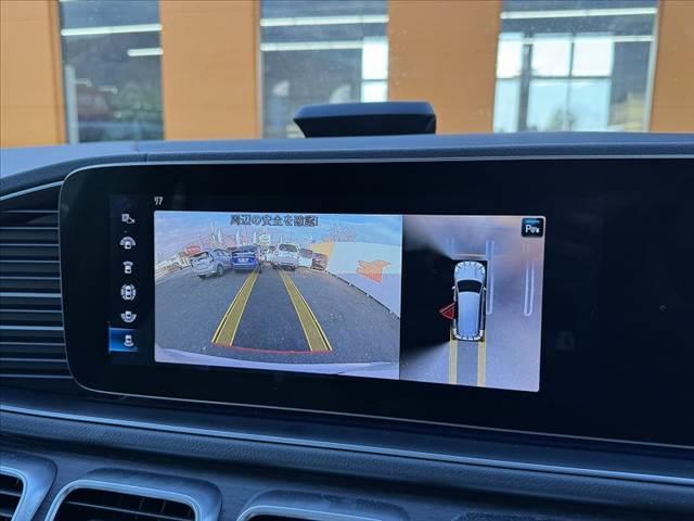 ＧＬＳ ＧＬＳ４００ｄ　４マチック　ＡＭＧライン　禁煙車　車検整備付　４ＷＤ　パノラミックスライディングルーフ　ベージュ革シート　レーダーセーフティＰＫＧ　ブルメスター　１２．３型ナビ　３６０度カメラ　Ｒモニター　ＬＥＤヘッド　パワーシート（5枚目）