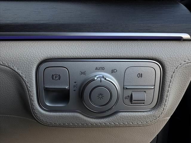 ＧＬＳ ＧＬＳ４００ｄ　４マチック　ＡＭＧライン　禁煙車　車検整備付　４ＷＤ　パノラミックスライディングルーフ　ベージュ革シート　レーダーセーフティＰＫＧ　ブルメスター　１２．３型ナビ　３６０度カメラ　Ｒモニター　ＬＥＤヘッド　パワーシート（22枚目）