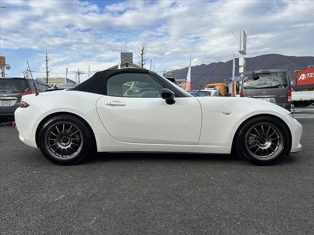 ロードスター Sスペシャルパッケージ 禁煙車 中期 6MT セーフティパッケージ 16インチAW ブリッドフルバケ 車高調 4点式ロールバー 機械式LSD 社外マフラー LEDヘッド オートライト アドバンスドキー 革巻きステ(12枚目)