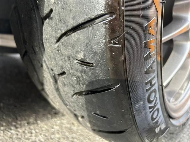 ロードスター Sスペシャルパッケージ 禁煙車 中期 6MT セーフティパッケージ 16インチAW ブリッドフルバケ 車高調 4点式ロールバー 機械式LSD 社外マフラー LEDヘッド オートライト アドバンスドキー 革巻きステ(38枚目)