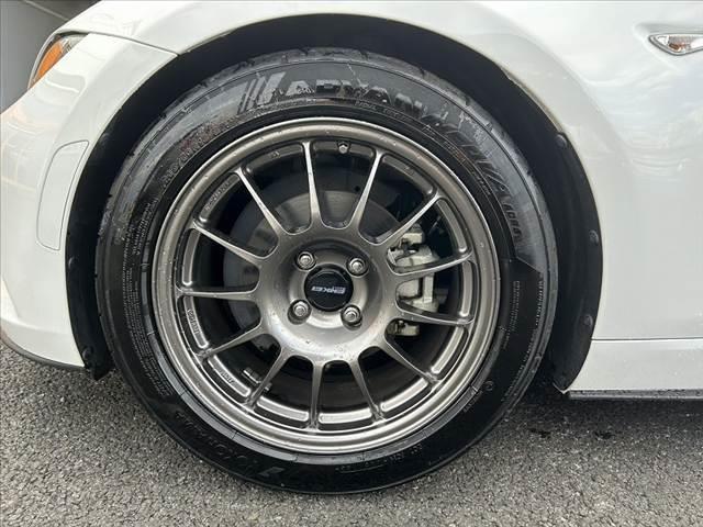 ロードスター Sスペシャルパッケージ 禁煙車 中期 6MT セーフティパッケージ 16インチAW ブリッドフルバケ 車高調 4点式ロールバー 機械式LSD 社外マフラー LEDヘッド オートライト アドバンスドキー 革巻きステ(43枚目)