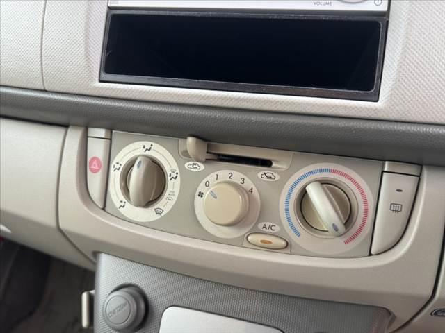 ステラ 　禁煙車　車検整備付　オーディオ　キーレスキー　電格ミラー　レベライザー　１２Ｖソケット　プライバシーガラス　ウレタン製ステア　ＳＲＳエアバック　外１４インチＡＷ　オートエアコン　シートリフター（5枚目）