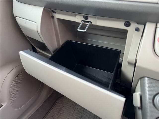 ステラ 　禁煙車　車検整備付　オーディオ　キーレスキー　電格ミラー　レベライザー　１２Ｖソケット　プライバシーガラス　ウレタン製ステア　ＳＲＳエアバック　外１４インチＡＷ　オートエアコン　シートリフター（27枚目）