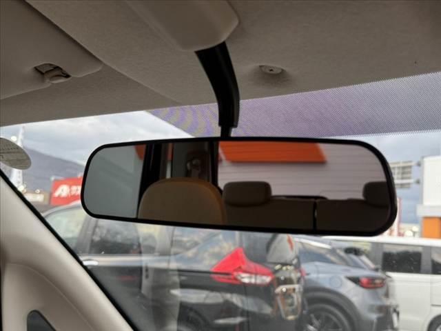 ステラ 　禁煙車　車検整備付　オーディオ　キーレスキー　電格ミラー　レベライザー　１２Ｖソケット　プライバシーガラス　ウレタン製ステア　ＳＲＳエアバック　外１４インチＡＷ　オートエアコン　シートリフター（28枚目）