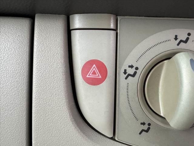 ステラ 　禁煙車　車検整備付　オーディオ　キーレスキー　電格ミラー　レベライザー　１２Ｖソケット　プライバシーガラス　ウレタン製ステア　ＳＲＳエアバック　外１４インチＡＷ　オートエアコン　シートリフター（30枚目）