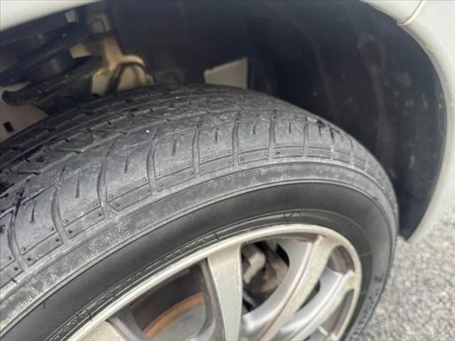 ステラ 　禁煙車　車検整備付　オーディオ　キーレスキー　電格ミラー　レベライザー　１２Ｖソケット　プライバシーガラス　ウレタン製ステア　ＳＲＳエアバック　外１４インチＡＷ　オートエアコン　シートリフター（38枚目）