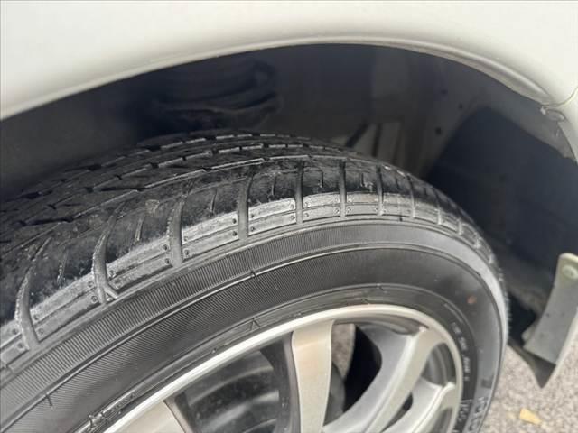 ステラ 　禁煙車　車検整備付　オーディオ　キーレスキー　電格ミラー　レベライザー　１２Ｖソケット　プライバシーガラス　ウレタン製ステア　ＳＲＳエアバック　外１４インチＡＷ　オートエアコン　シートリフター（42枚目）