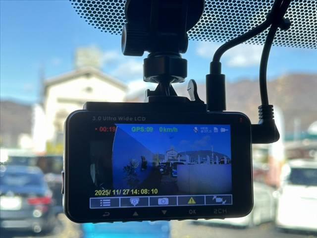 レジアスエースバン ロングスーパーＧＬ　禁煙車　車検整備付　後期　ベットキッド　純正ナビ　地デジＴＶ　リアヒーター　ステリモ　ドラレコ　ＥＴＣ　両側スライド　電格ミラー（5枚目）