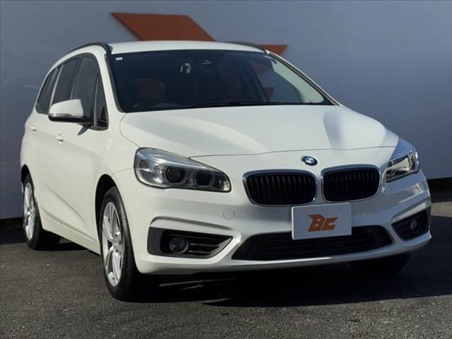 ２シリーズ ２１８ｄクロスカントリー　禁煙車　４ＷＤ　８．８型ナビ　Ｐバックドア　アクティブクルコン　パーキングサポート　ドライビングアシスト　ＬＥＤヘッド　ルーフレール　ＥＴＣ　合皮シート　シートヒーター　革巻ステ　コンフォートアクセス（8枚目）