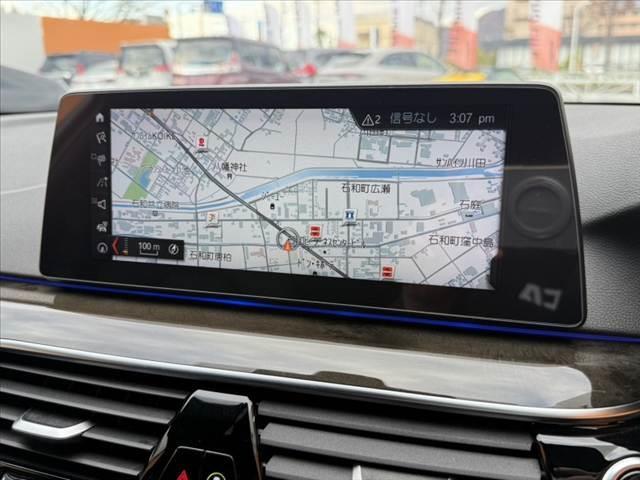 ５シリーズ ５３０ｉ　Ｍスポーツ　禁煙車　革シート　１０．２インチナビ　全方位モニター　フルセグ　パーキングアシスト＋　ドライビングアシスト＋　ＬＥＤヘッド　Ｐシート　シートヒーター　Ｐトランク　純１９インチＡＷ　ドラレコ　ＥＴＣ（3枚目）