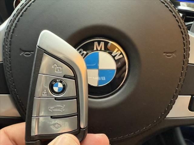 ５シリーズ ５３０ｉ　Ｍスポーツ　禁煙車　革シート　１０．２インチナビ　全方位モニター　フルセグ　パーキングアシスト＋　ドライビングアシスト＋　ＬＥＤヘッド　Ｐシート　シートヒーター　Ｐトランク　純１９インチＡＷ　ドラレコ　ＥＴＣ（4枚目）