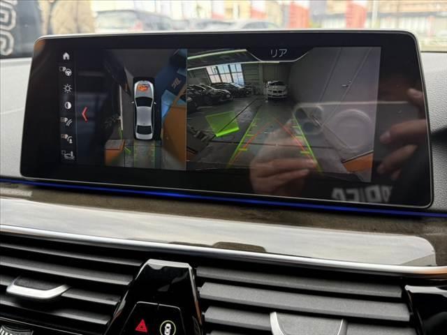 ５シリーズ ５３０ｉ　Ｍスポーツ　禁煙車　革シート　１０．２インチナビ　全方位モニター　フルセグ　パーキングアシスト＋　ドライビングアシスト＋　ＬＥＤヘッド　Ｐシート　シートヒーター　Ｐトランク　純１９インチＡＷ　ドラレコ　ＥＴＣ（5枚目）