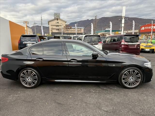 ５シリーズ ５３０ｉ　Ｍスポーツ　禁煙車　革シート　１０．２インチナビ　全方位モニター　フルセグ　パーキングアシスト＋　ドライビングアシスト＋　ＬＥＤヘッド　Ｐシート　シートヒーター　Ｐトランク　純１９インチＡＷ　ドラレコ　ＥＴＣ（12枚目）