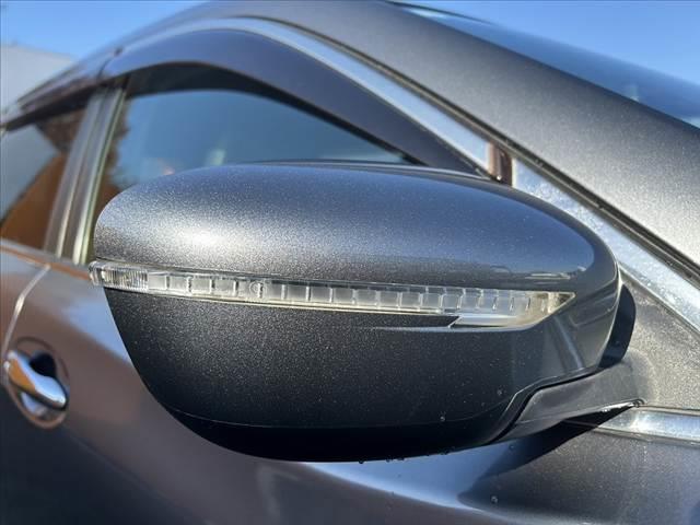 エクストレイル 20X エマージェンシーブレーキパッケージ 禁煙車 LEDヘッド エマブレ 純正ナビ フルセグ バックカメラ インテリキー オートライト フォグ シートヒーター 純正17インチAW 革巻きステ ステリモ ETC ドラレコ WSRSエアバック(31枚目)