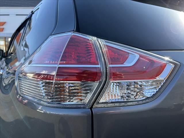 エクストレイル 20X エマージェンシーブレーキパッケージ 禁煙車 LEDヘッド エマブレ 純正ナビ フルセグ バックカメラ インテリキー オートライト フォグ シートヒーター 純正17インチAW 革巻きステ ステリモ ETC ドラレコ WSRSエアバック(35枚目)