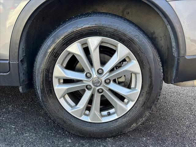 エクストレイル 20X エマージェンシーブレーキパッケージ 禁煙車 LEDヘッド エマブレ 純正ナビ フルセグ バックカメラ インテリキー オートライト フォグ シートヒーター 純正17インチAW 革巻きステ ステリモ ETC ドラレコ WSRSエアバック(41枚目)