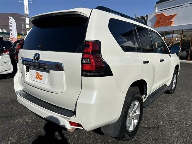 ランドクルーザープラド ＴＸ　禁煙車後期　サンルーフ　純正ナビ　フルセグＴＶ　ルーフレール　バックカメラ　ブルートゥース　ＬＤＡ　レーダークルーズ　ＬＥＤヘッドライト＆フォグ　リアスモークフィルム　シートカバー　スマートキー２個（15枚目）