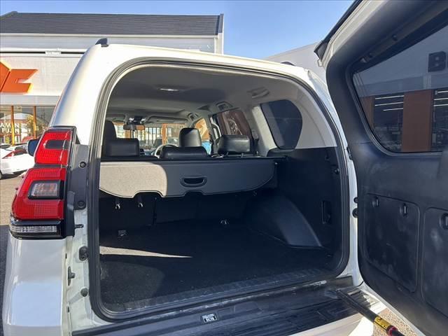 ランドクルーザープラド ＴＸ　禁煙車後期　サンルーフ　純正ナビ　フルセグＴＶ　ルーフレール　バックカメラ　ブルートゥース　ＬＤＡ　レーダークルーズ　ＬＥＤヘッドライト＆フォグ　リアスモークフィルム　シートカバー　スマートキー２個（20枚目）
