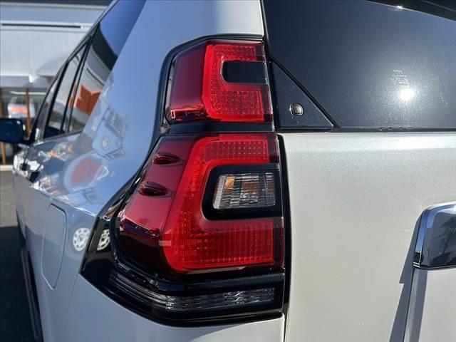 ランドクルーザープラド ＴＸ　禁煙車後期　サンルーフ　純正ナビ　フルセグＴＶ　ルーフレール　バックカメラ　ブルートゥース　ＬＤＡ　レーダークルーズ　ＬＥＤヘッドライト＆フォグ　リアスモークフィルム　シートカバー　スマートキー２個（35枚目）