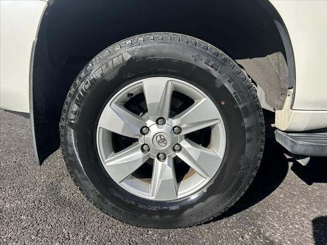 ランドクルーザープラド ＴＸ　禁煙車後期　サンルーフ　純正ナビ　フルセグＴＶ　ルーフレール　バックカメラ　ブルートゥース　ＬＤＡ　レーダークルーズ　ＬＥＤヘッドライト＆フォグ　リアスモークフィルム　シートカバー　スマートキー２個（39枚目）