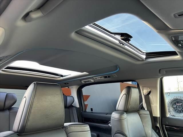 アルファード ２．５Ｓ　Ｃパッケージ　禁煙車　後期　ムーンルーフ　デジタルインナーミラー　純ナビ　セーフティセンス　バックカメラ　両電スラ　３眼ＬＥＤヘッド　パワーシート　合皮シート　サンシェード　ステアヒーター　ナノイー　ＥＴＣ（7枚目）