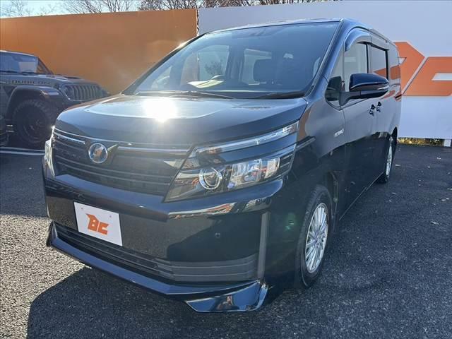 ヴォクシー ハイブリッドＸ　禁煙車　車検整備付　９インチナビ　フルセグ　バックカメラ　電スラ　スマートキー　ＬＥＤヘッド　Ａライト　プッシュスタート　サイドテーブル　イージークローザー　シートバックポケット　ステリモ　ＥＴＣ（10枚目）